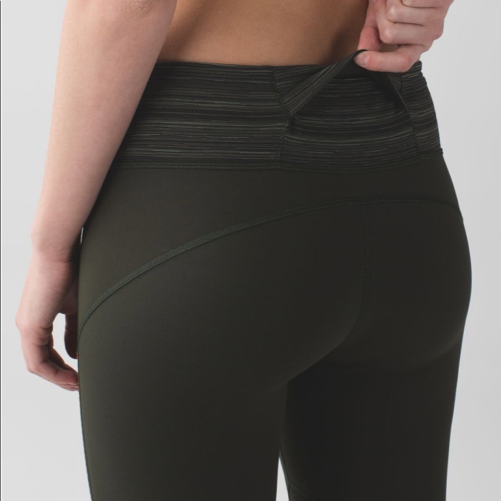 Lululemon Vent It Out Crop! Size 6. - Picture 5 of 7